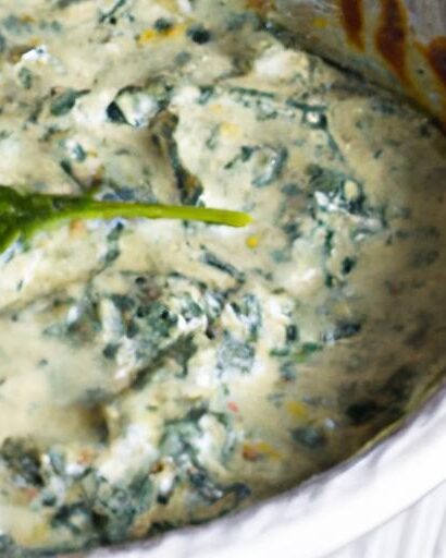Creamy Baked Spinach Artichoke Dip: A Savory Delight
