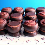 Keto Peanut Butter Chocolate Fat Bombs: Low-Carb Delight!