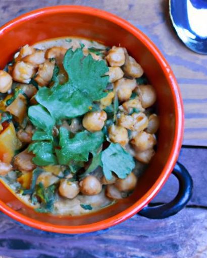 Wholesome & Creamy Chickpea Curry: Simple Veggie Delight