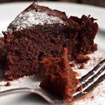 Decadent Flourless Chocolate Cake: Rich, Simple, Irresistible